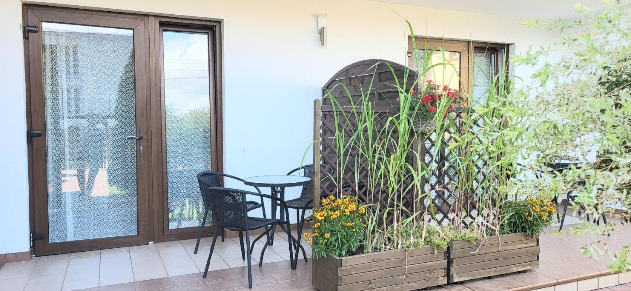 Emada- Pokoje Goscinne I Studia Ostrowo  Exterior foto